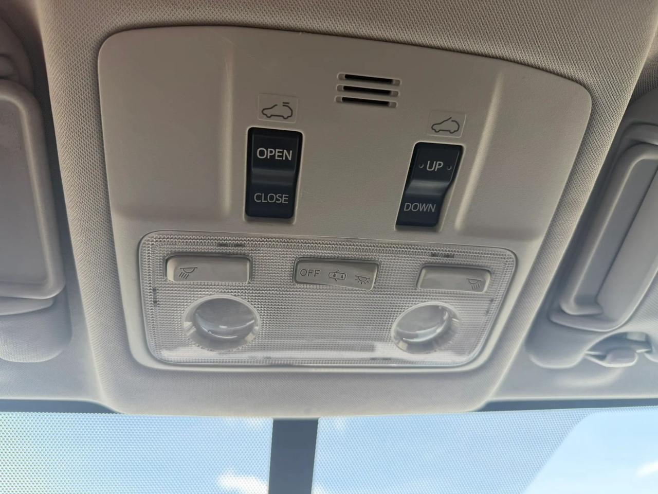 Toyota RAV4 AWD 4dr XLE (Natl) 2015