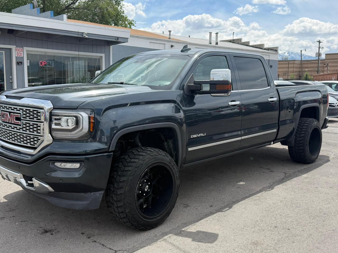GMC Sierra 1500 4WD Crew Cab 153.0" Denali 2018