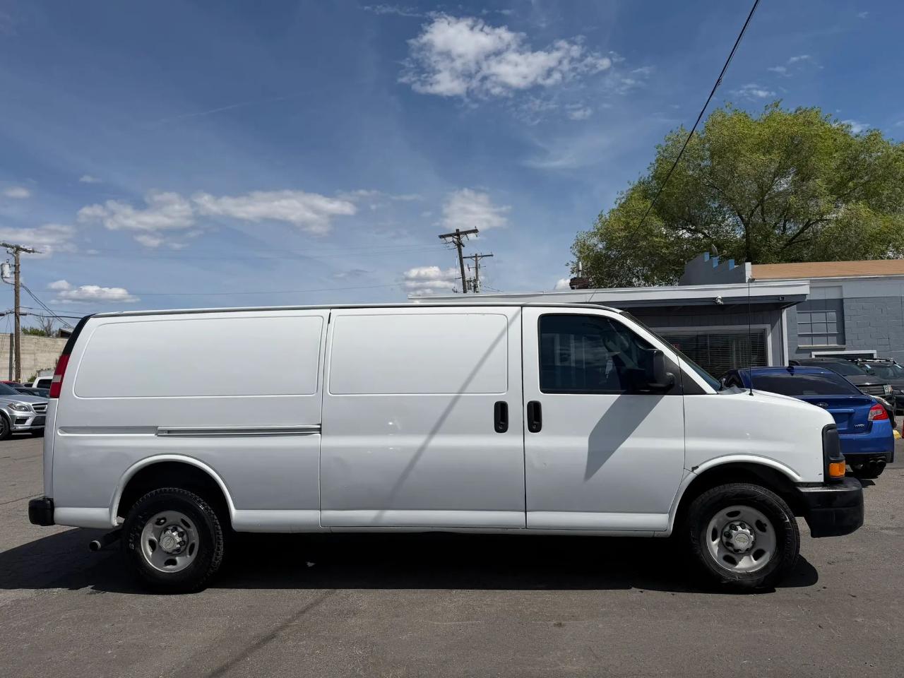 Chevrolet Express Cargo Van RWD 3500 155" 2012
