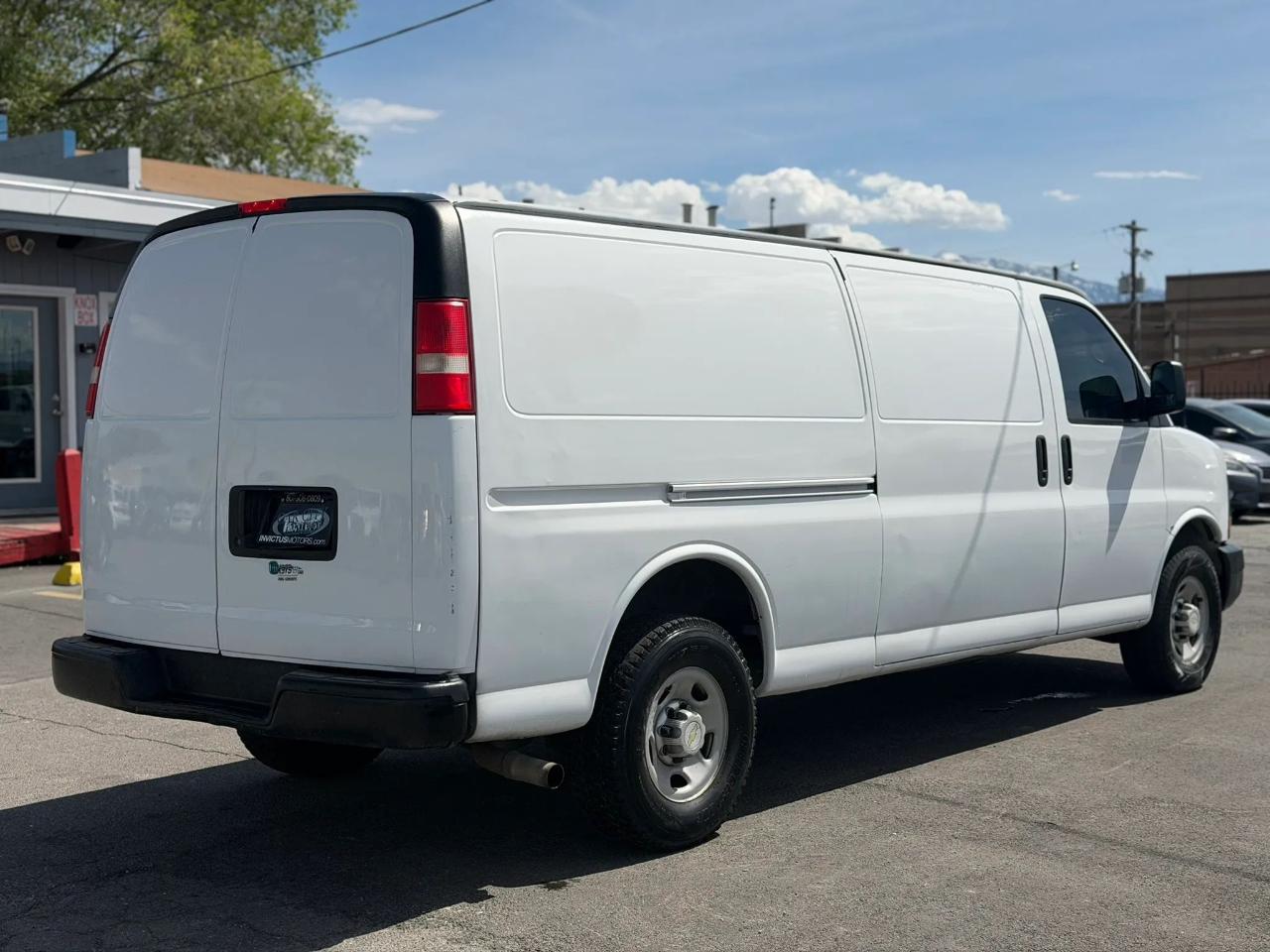 Chevrolet Express Cargo Van RWD 3500 155" 2012