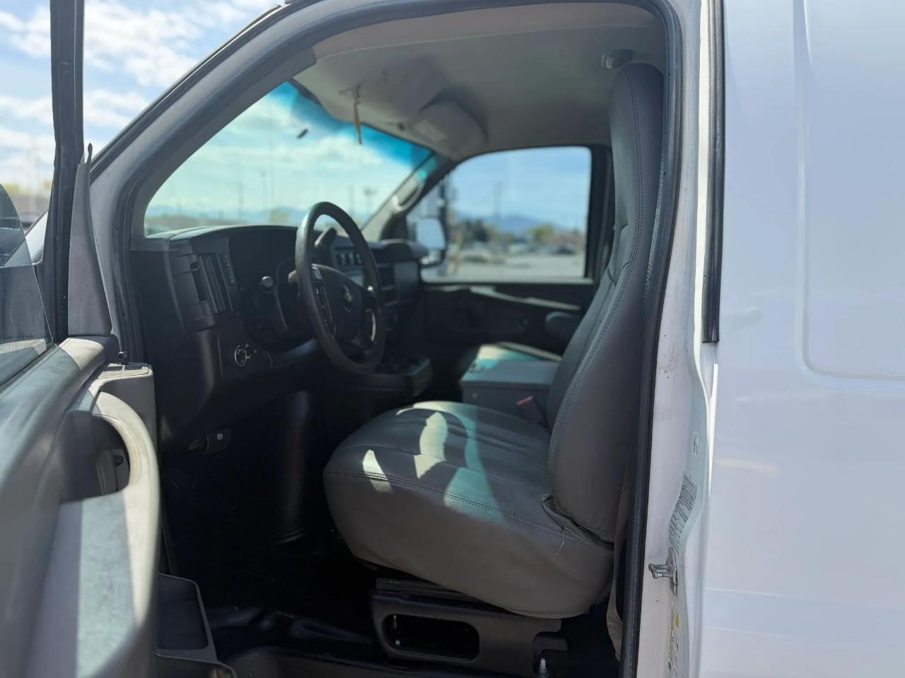 Chevrolet Express Cargo Van RWD 3500 155" 2012