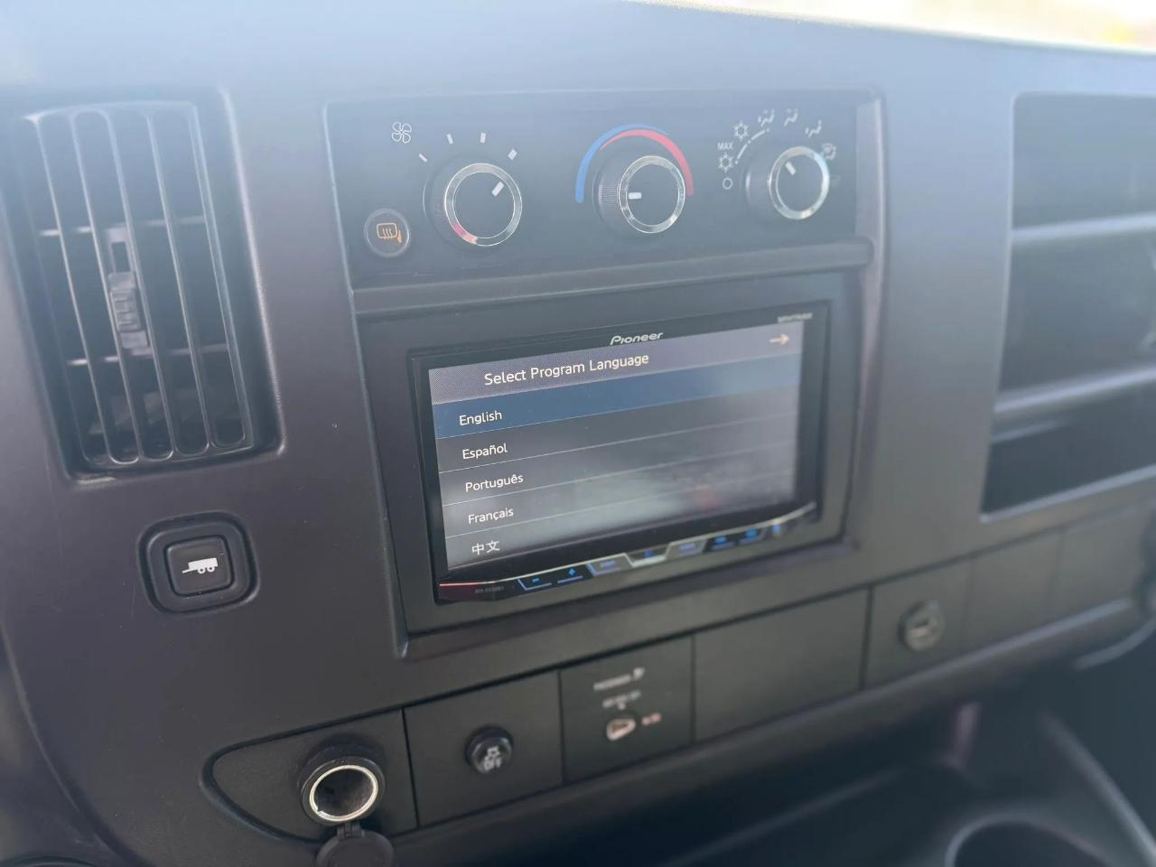 Chevrolet Express Cargo Van RWD 3500 155" 2012