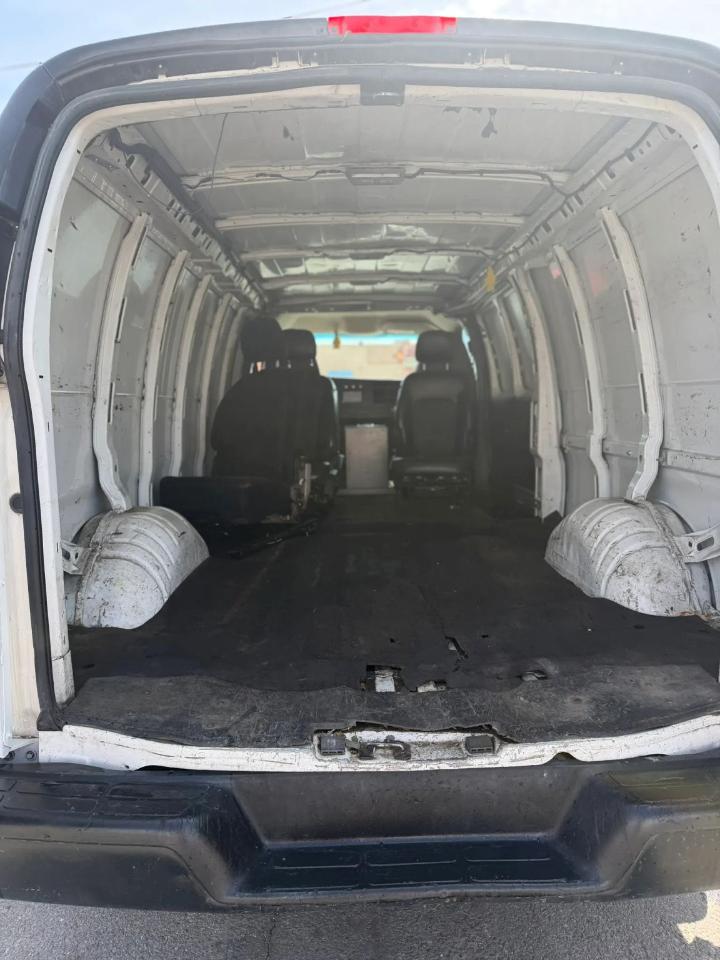 Chevrolet Express Cargo Van RWD 3500 155" 2012