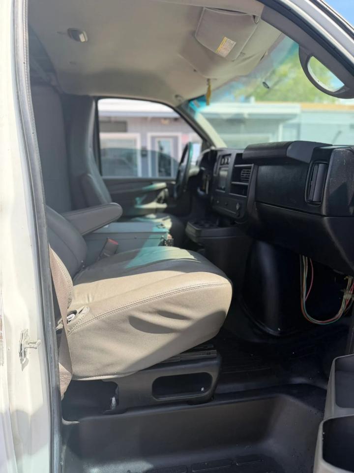 Chevrolet Express Cargo Van RWD 3500 155" 2012