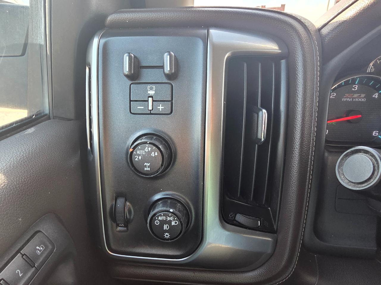 Chevrolet Silverado 1500 4WD Crew Cab 143.5" LTZ w/1LZ 2016