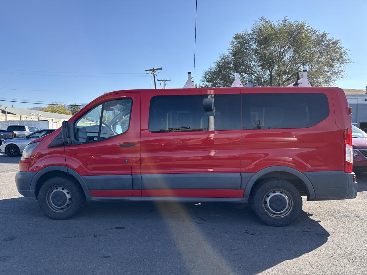 Ford Transit Wagon T-150 130" Low Roof XLT Swing-Out RH Dr 2016