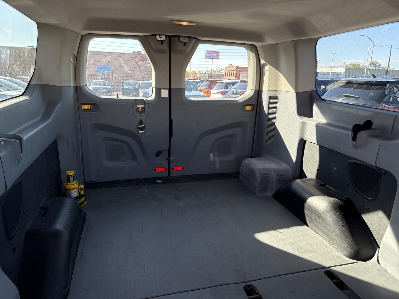 Ford Transit Wagon T-150 130" Low Roof XLT Swing-Out RH Dr 2016