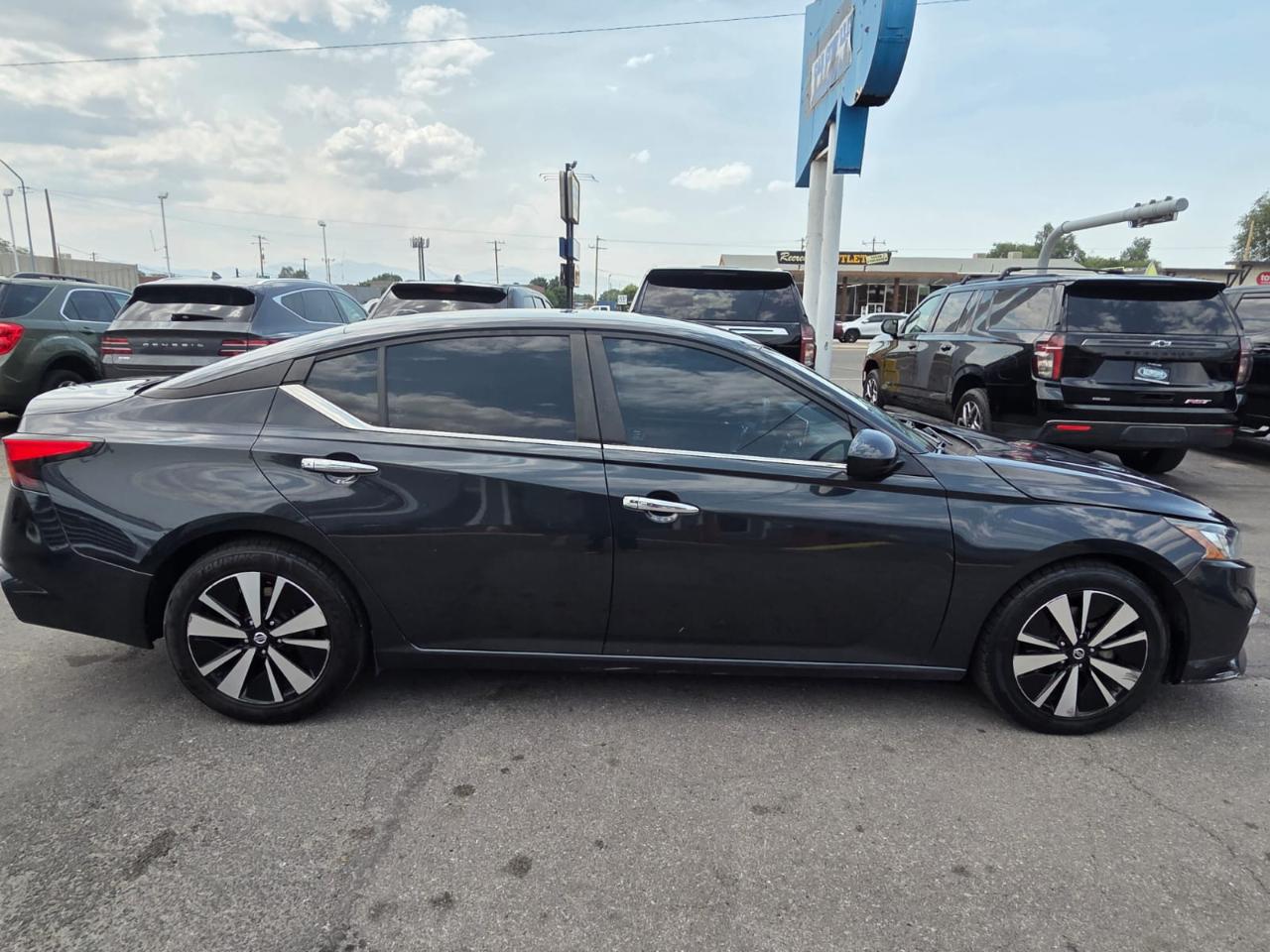 Nissan Altima 2.5 SV Sedan 2022