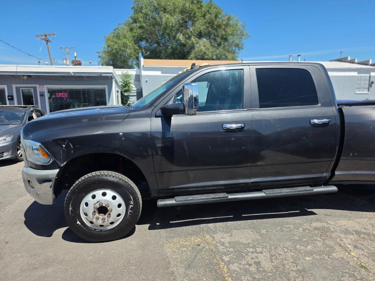 RAM 3500 Laramie 4x4 Crew Cab 8' Box 2018