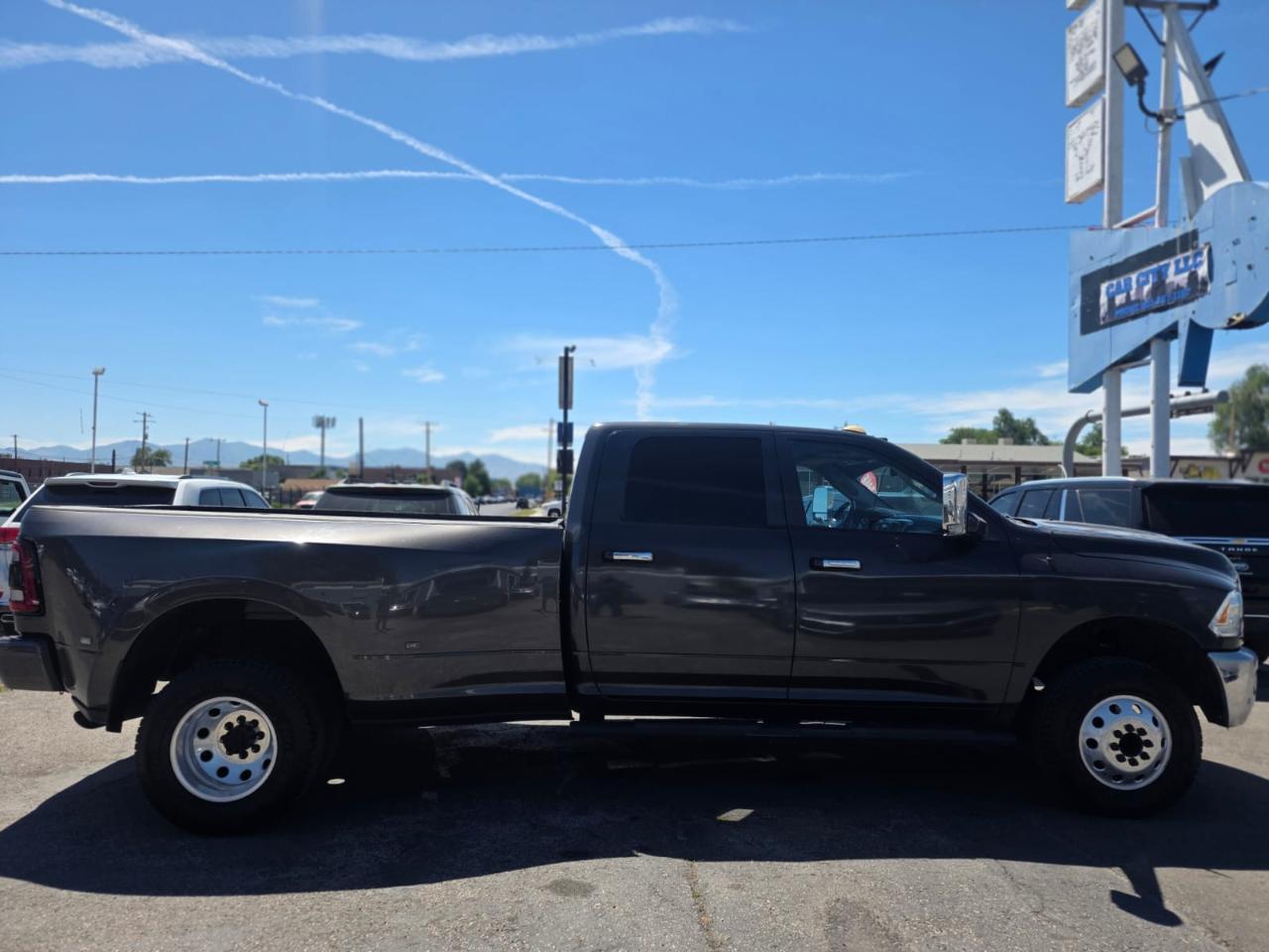 RAM 3500 Laramie 4x4 Crew Cab 8' Box 2018