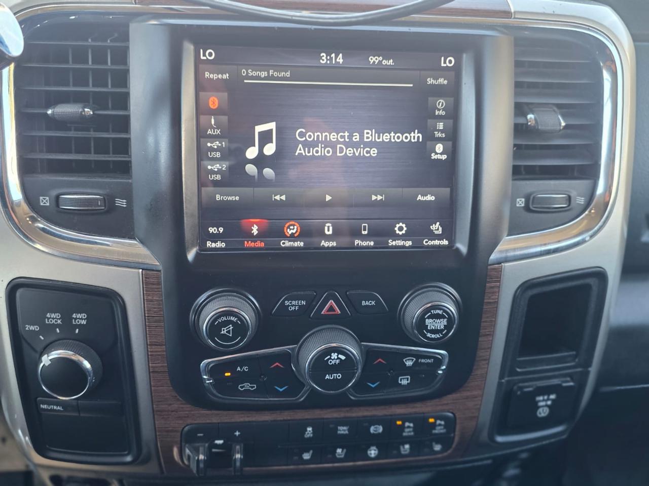 RAM 3500 Laramie 4x4 Crew Cab 8' Box 2018