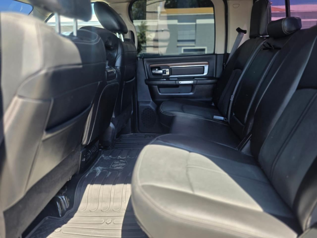 RAM 3500 Laramie 4x4 Crew Cab 8' Box 2018