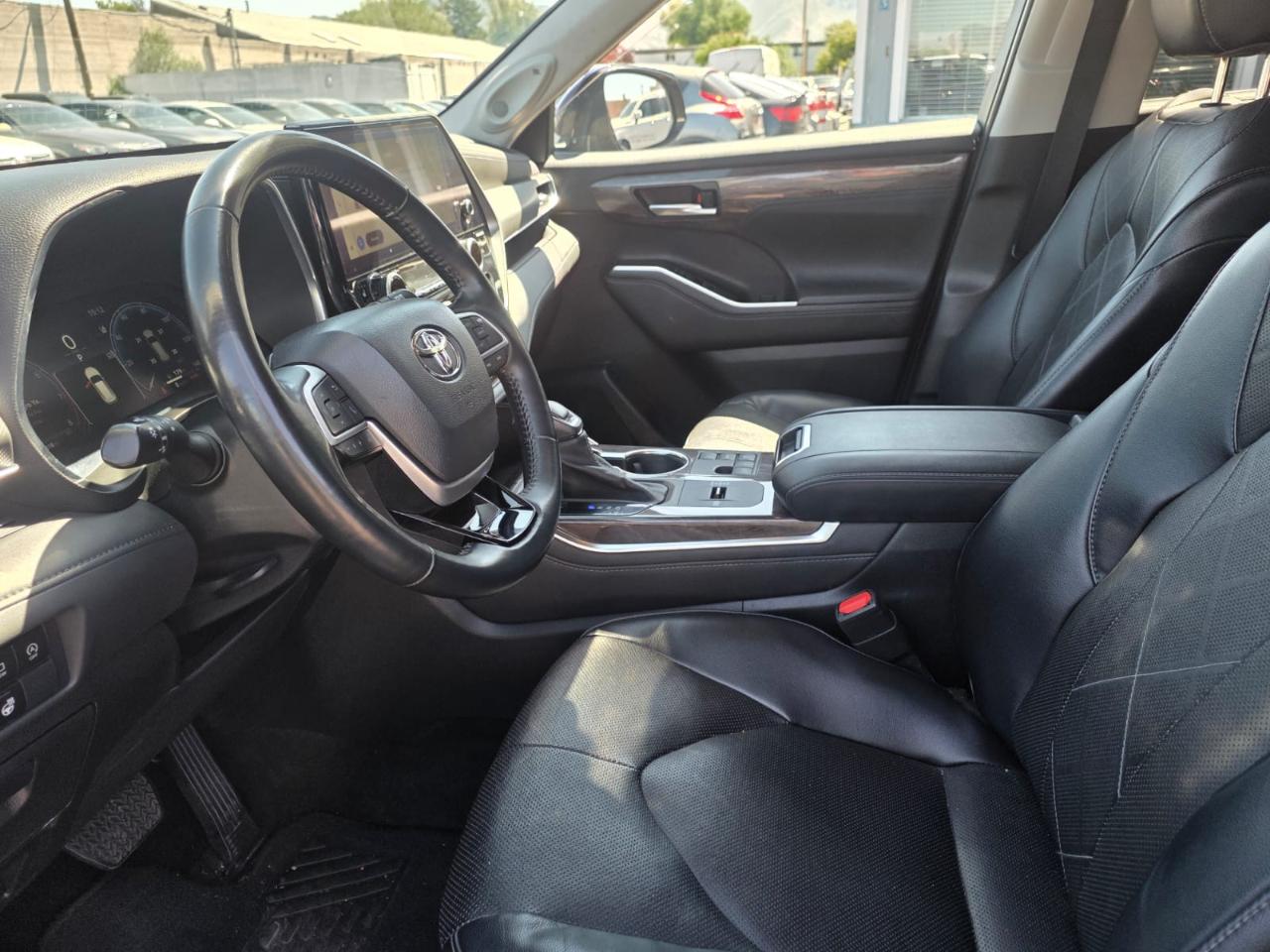 Toyota Highlander Platinum FWD (Natl) 2023
