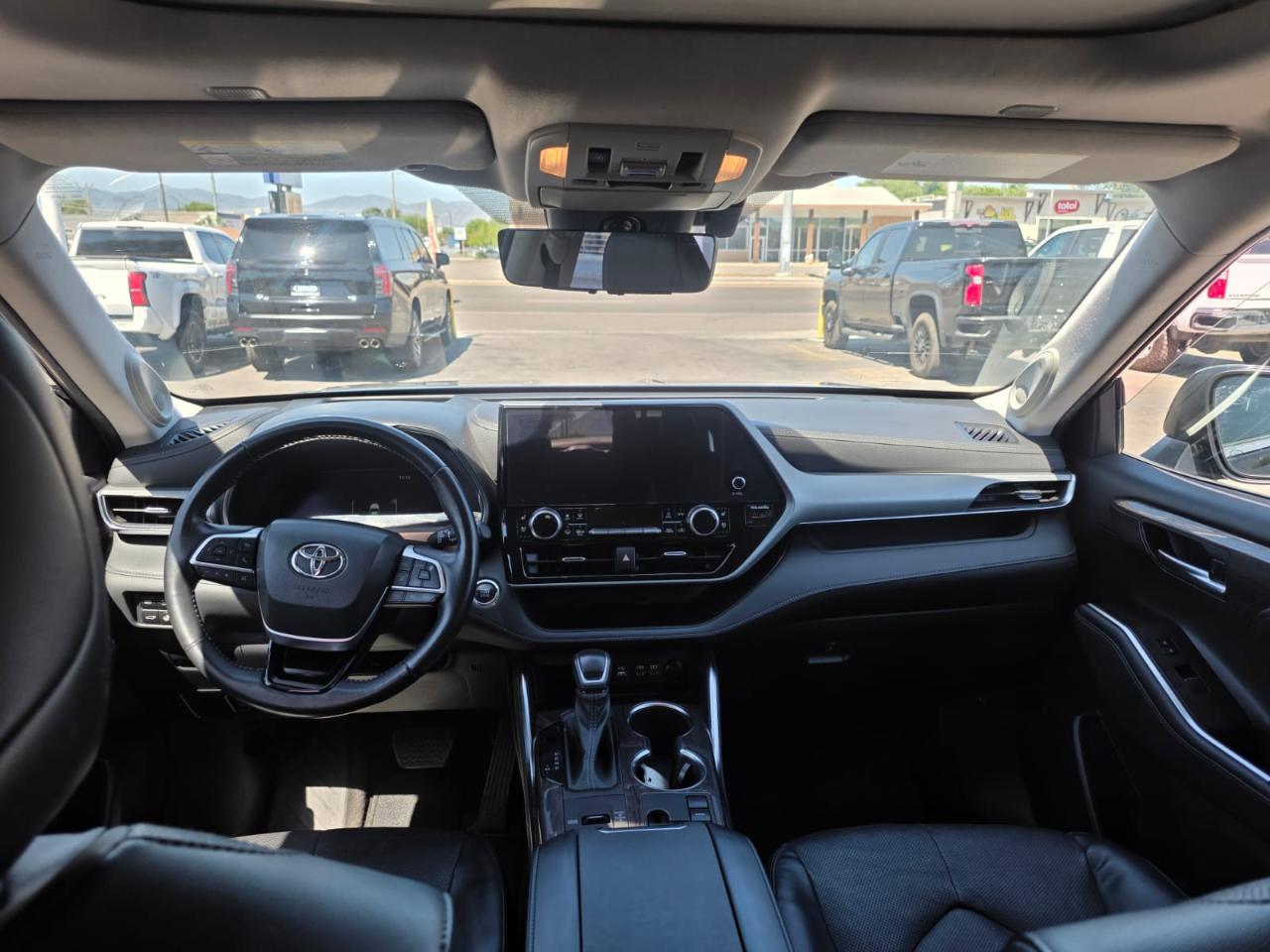 Toyota Highlander Platinum FWD (Natl) 2023