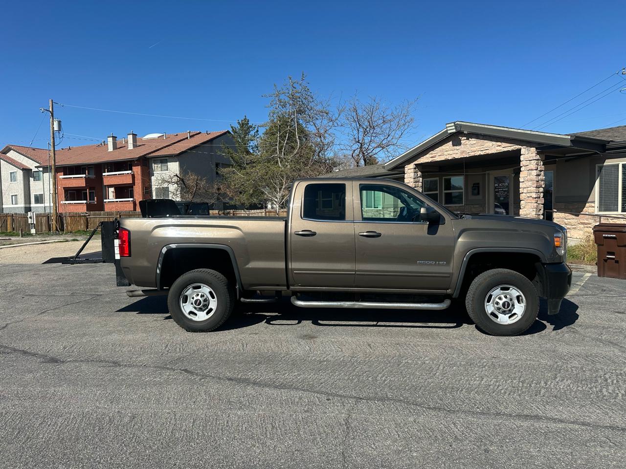 GMC Sierra 2500HD 2WD Double Cab 144.2" SLE 2015