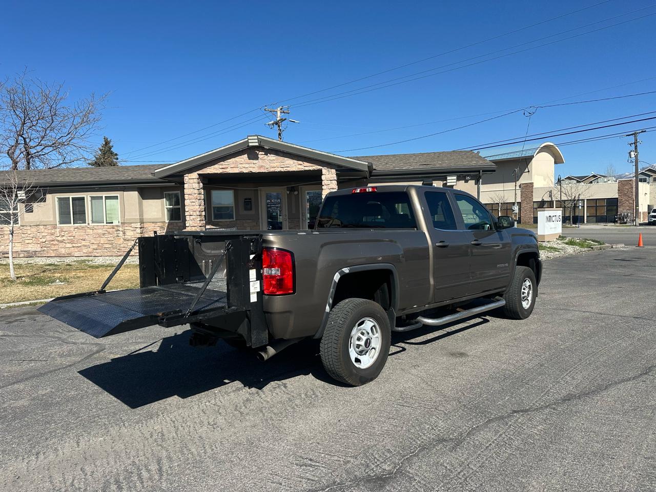 GMC Sierra 2500HD 2WD Double Cab 144.2" SLE 2015