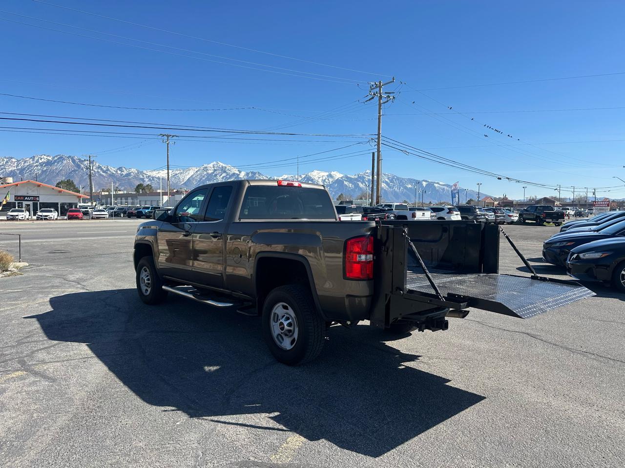 GMC Sierra 2500HD 2WD Double Cab 144.2" SLE 2015