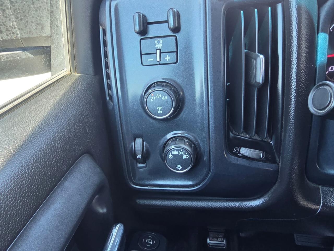 Chevrolet Silverado 3500HD 4WD Crew Cab 167.7" Work Truck 2018