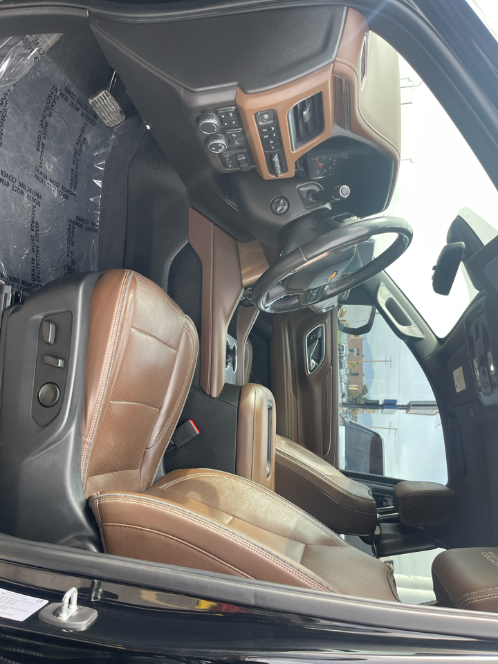 2021 Chevrolet Tahoe High Country photo 2