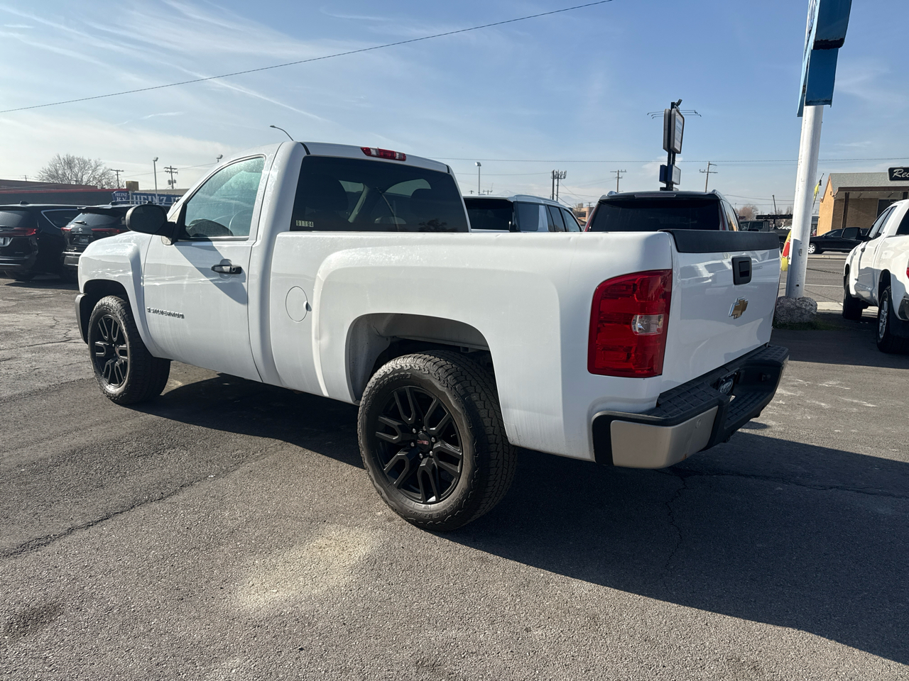 Chevrolet Silverado 1500 2WD Reg Cab 119.0" Work Truck 2009