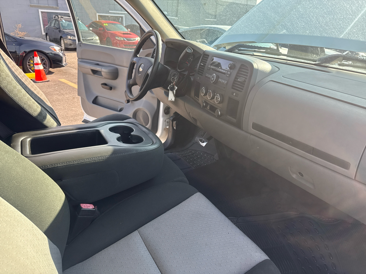 Chevrolet Silverado 1500 2WD Reg Cab 119.0" Work Truck 2009