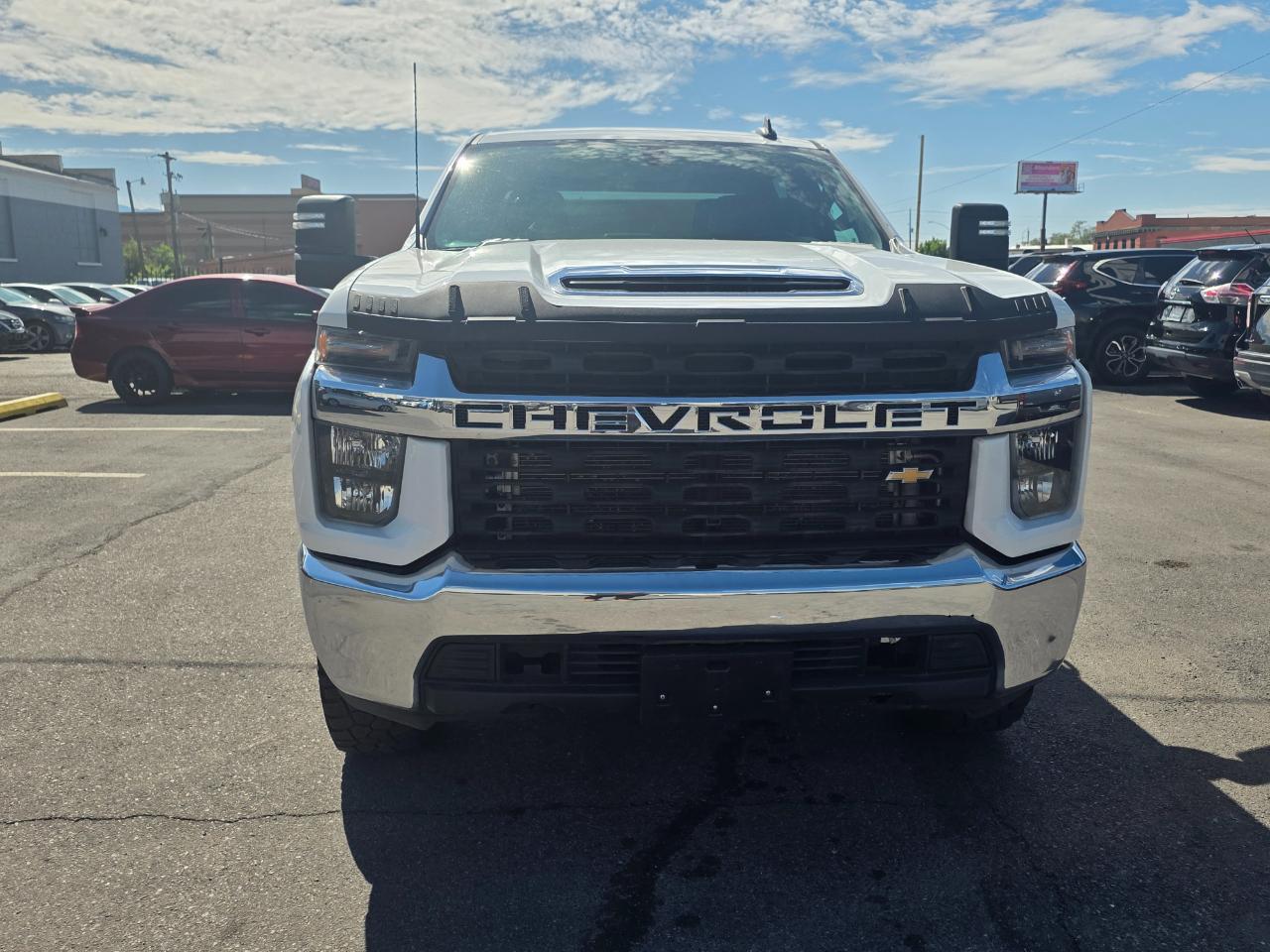 Chevrolet Silverado photo 2