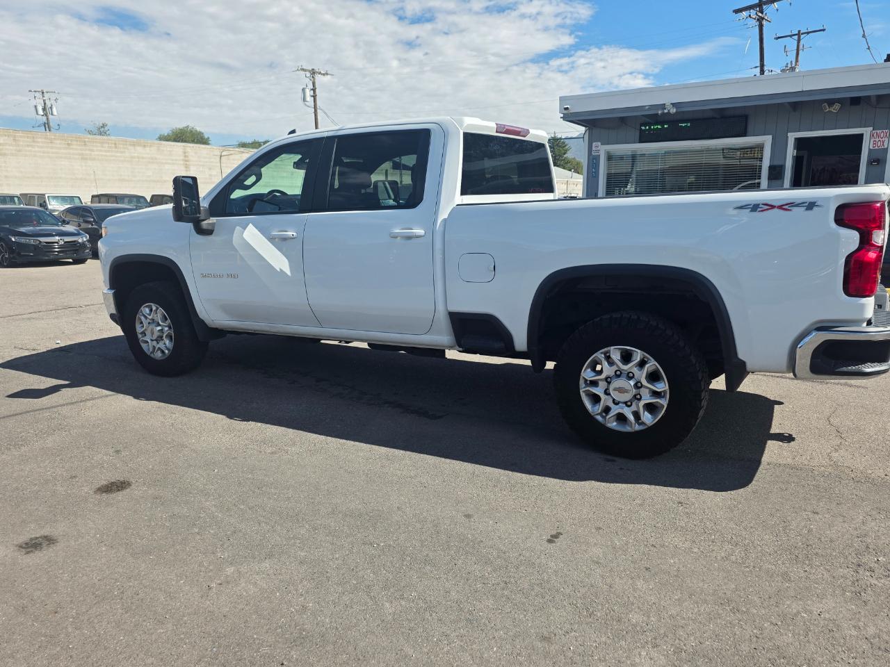 Chevrolet Silverado photo 9
