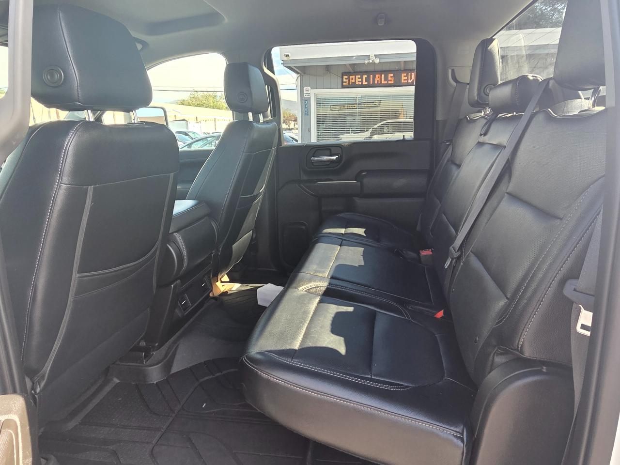 Chevrolet Silverado photo 11