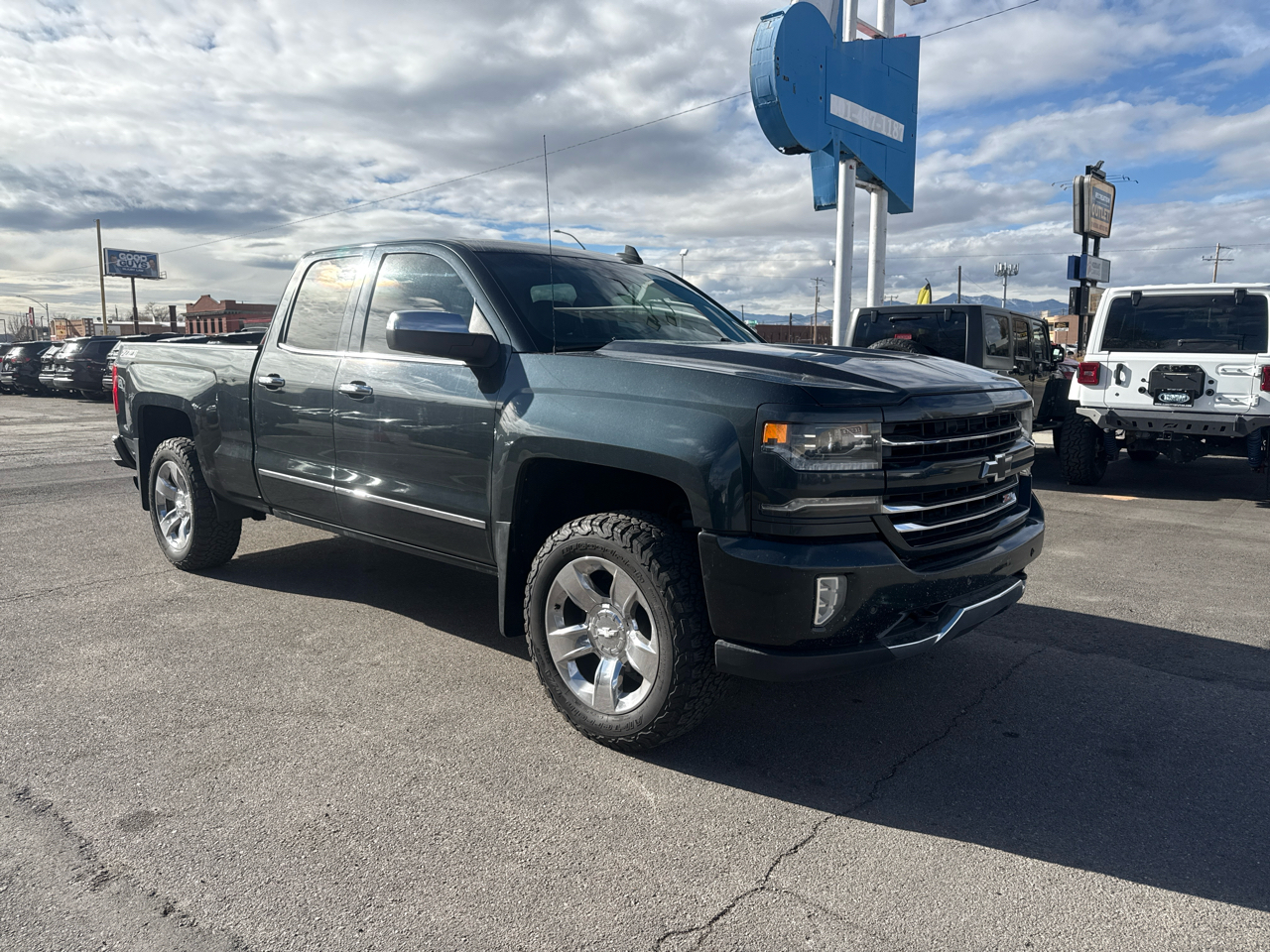 2017 Chevrolet Silverado 1500 LTZ photo 3