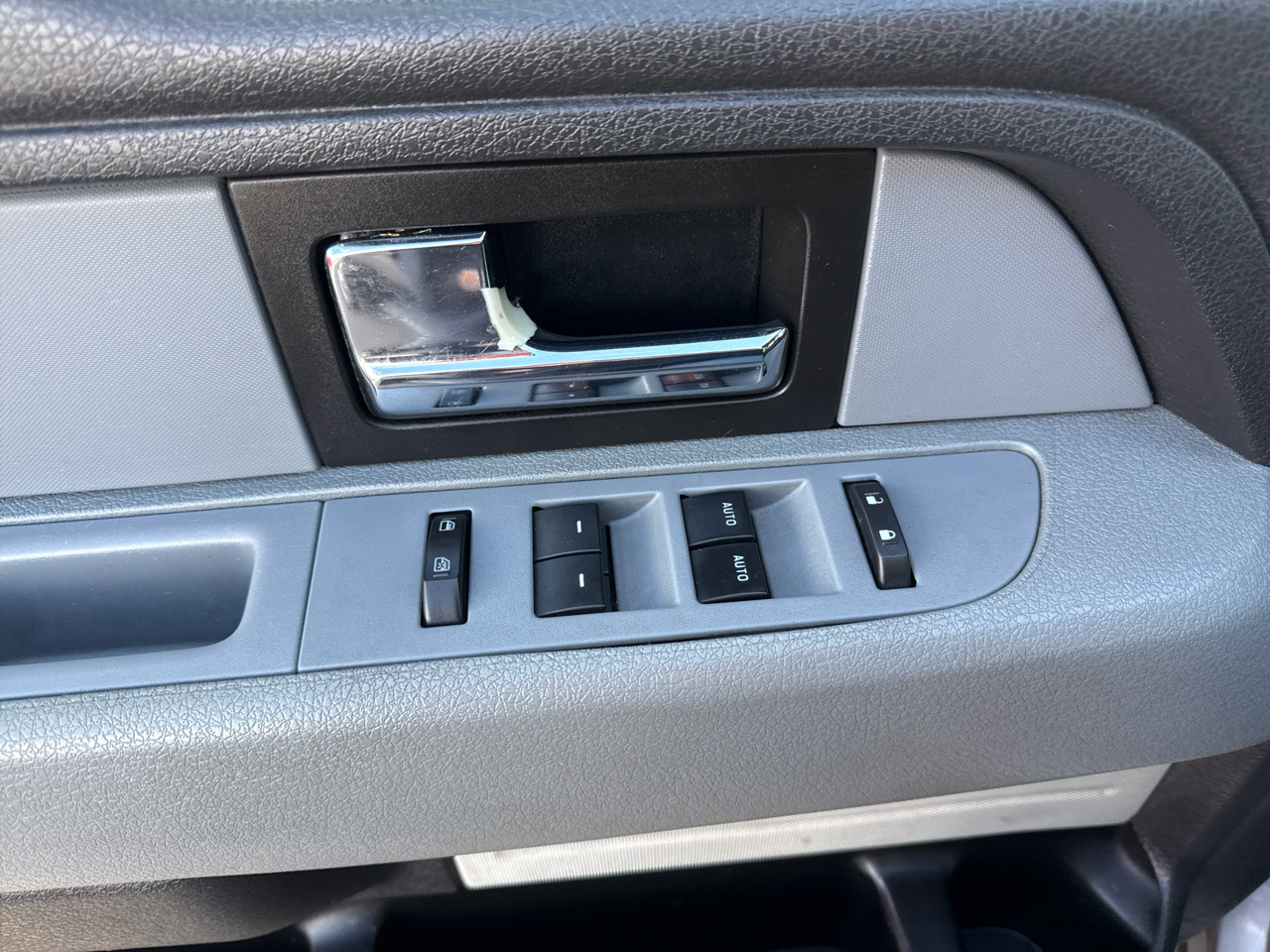 Ford F-150 4WD SuperCrew 145" Platinum 2014