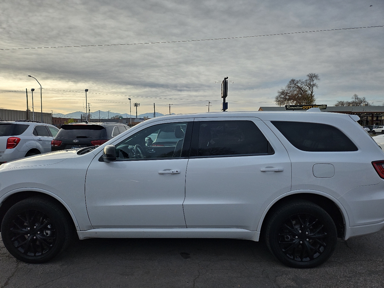 2016 Dodge Durango SXT photo 2