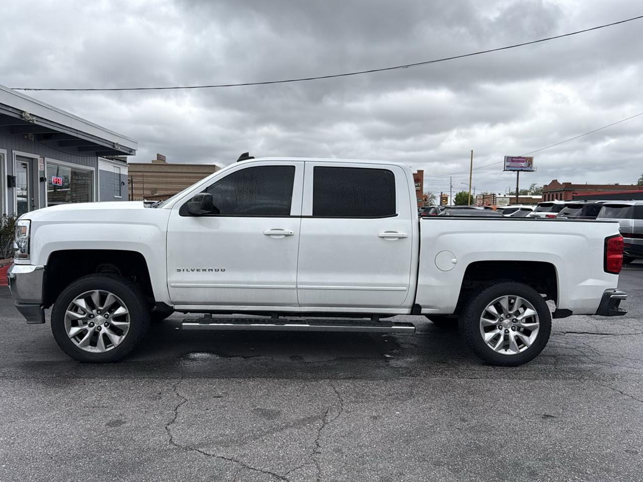 Chevrolet Silverado 1500 2WD Crew Cab 143.5" LT w/1LT 2017