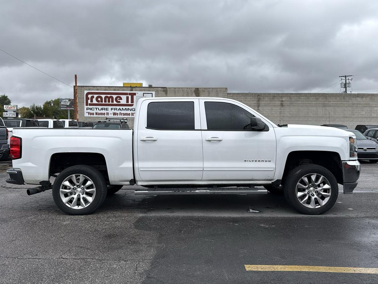 Chevrolet Silverado 1500 2WD Crew Cab 143.5" LT w/1LT 2017