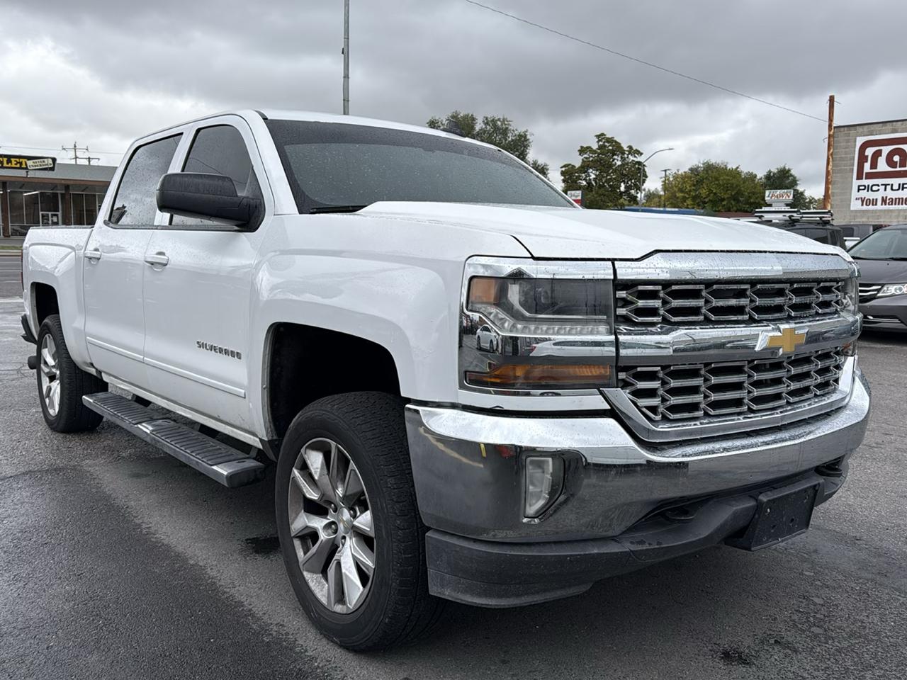 Chevrolet Silverado 1500 2WD Crew Cab 143.5" LT w/1LT 2017