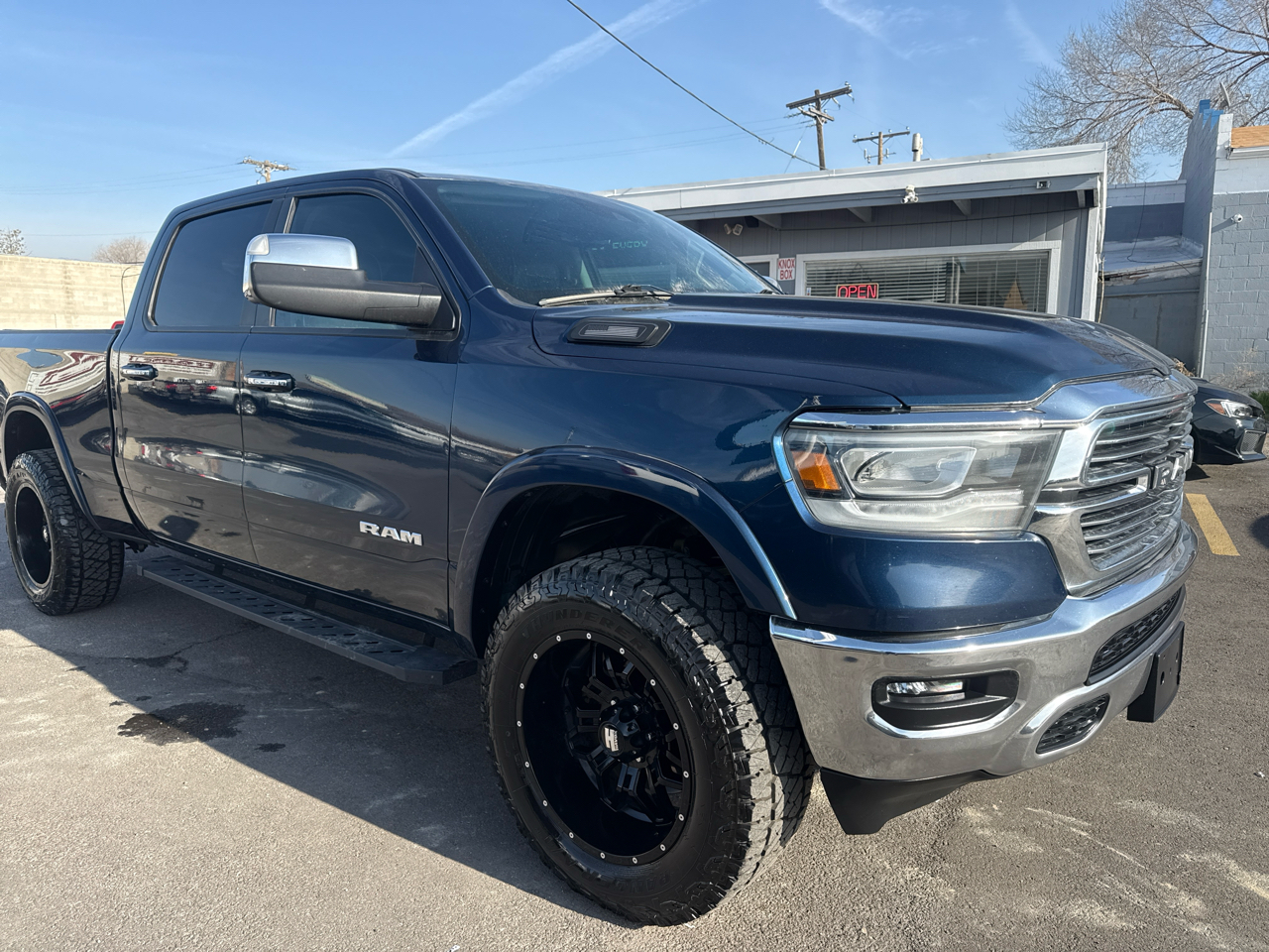 2022 RAM 1500 Laramie 4x4 Crew Cab 6'4" Box
