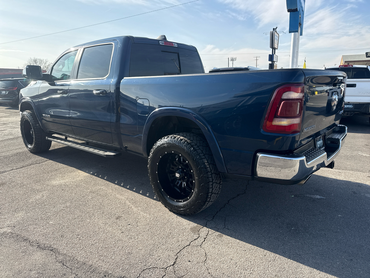 RAM 1500 Laramie 4x4 Crew Cab 6'4" Box 2022