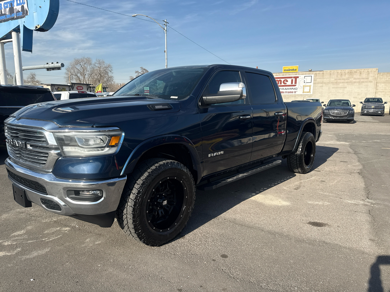 RAM 1500 Laramie 4x4 Crew Cab 6'4" Box 2022