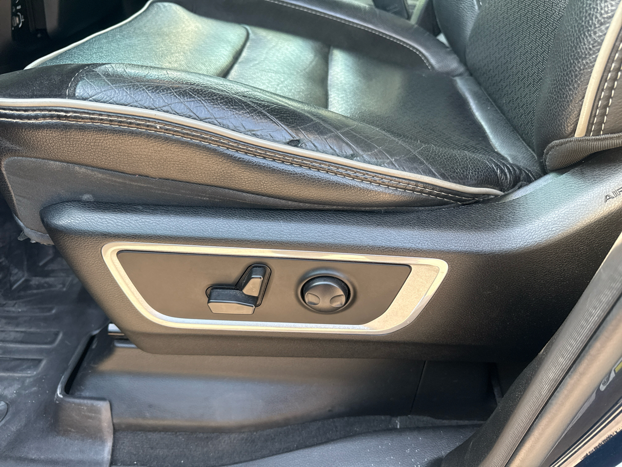 RAM 1500 Laramie 4x4 Crew Cab 6'4" Box 2022