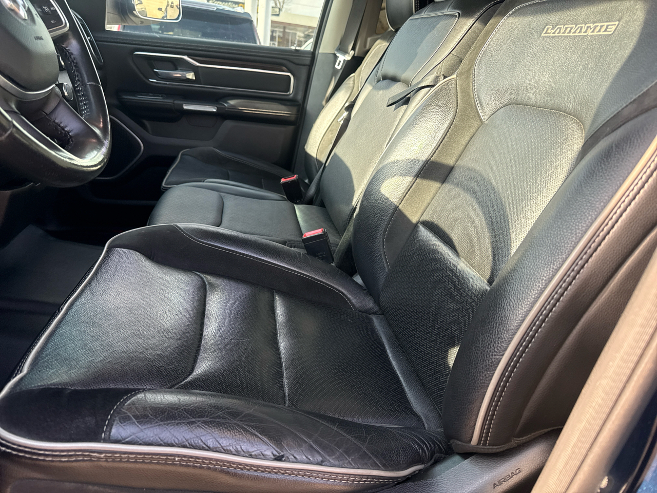 RAM 1500 Laramie 4x4 Crew Cab 6'4" Box 2022