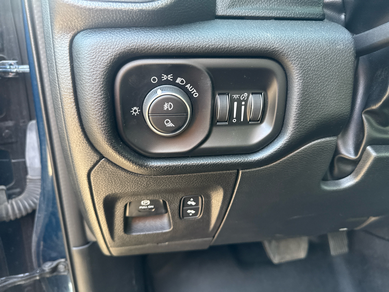 RAM 1500 Laramie 4x4 Crew Cab 6'4" Box 2022