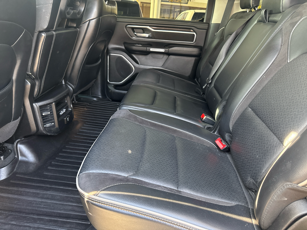 RAM 1500 Laramie 4x4 Crew Cab 6'4" Box 2022