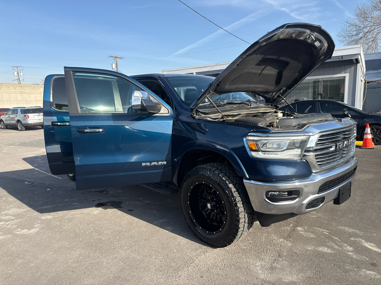 RAM 1500 Laramie 4x4 Crew Cab 6'4" Box 2022
