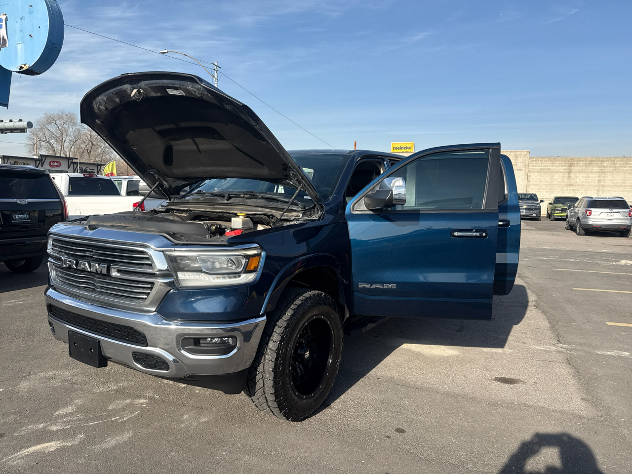 RAM 1500 Laramie 4x4 Crew Cab 6'4" Box 2022