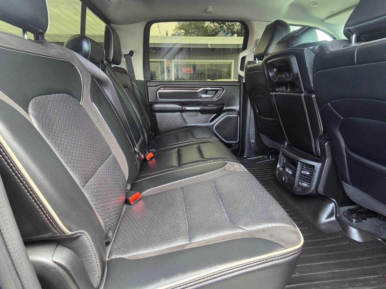 RAM 1500 Laramie 4x4 Crew Cab 6'4" Box 2022