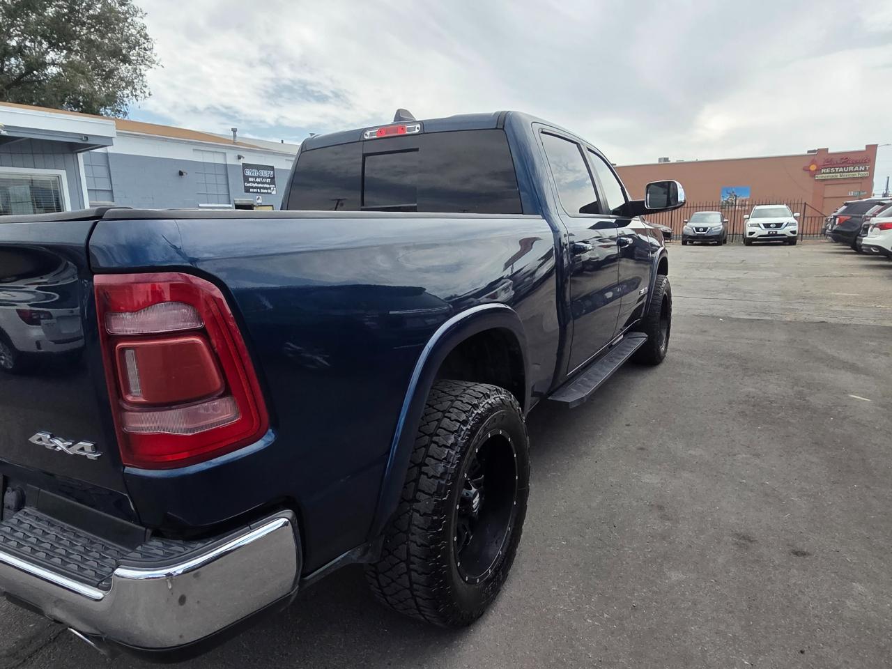 RAM 1500 Laramie 4x4 Crew Cab 6'4" Box 2022