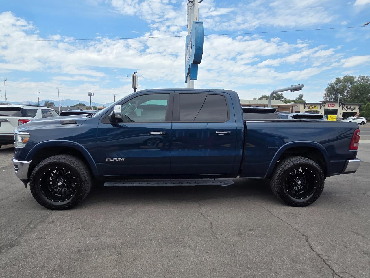 RAM 1500 Laramie 4x4 Crew Cab 6'4" Box 2022