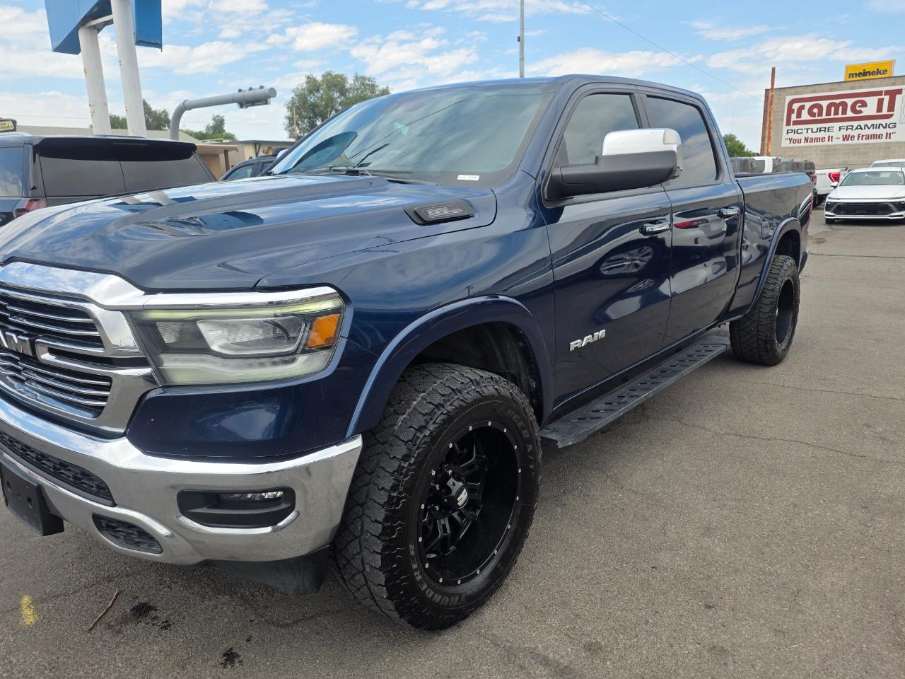 RAM 1500 Laramie 4x4 Crew Cab 6'4" Box 2022