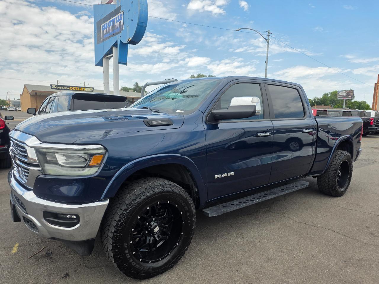 RAM 1500 Laramie 4x4 Crew Cab 6'4" Box 2022