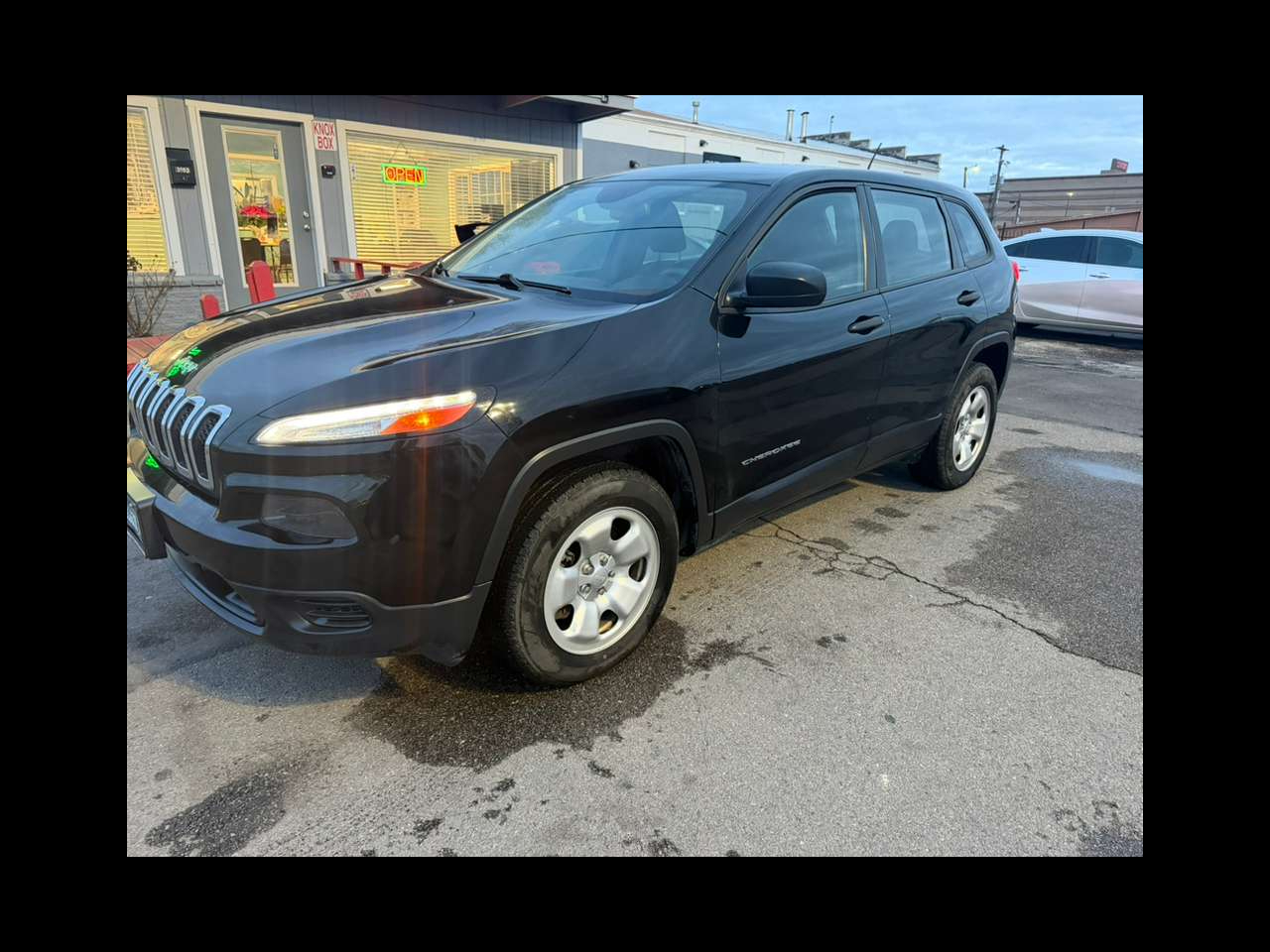 2017 Jeep Cherokee Sport's photo