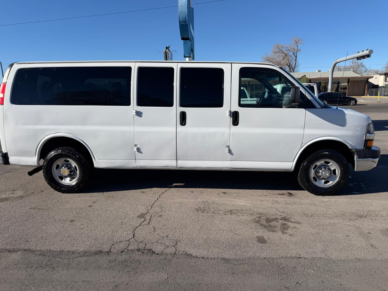 Chevrolet Express Passenger RWD 3500 155" LT w/1LT 2015